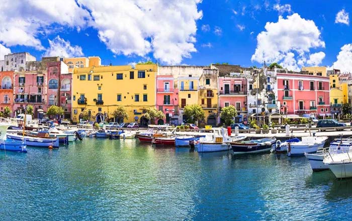 Open Call per 21 cittadini delle isole minori per Procida 2021